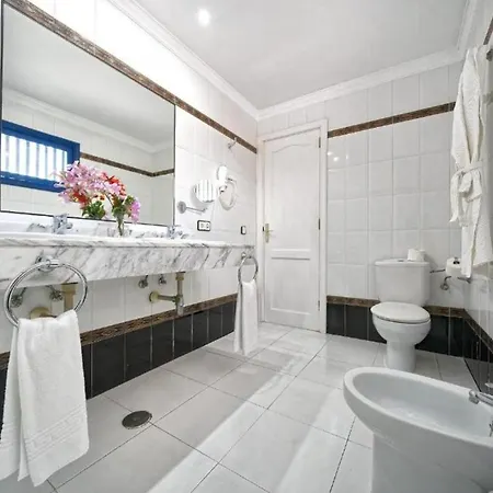 Two Bedrooms With Pool, Wifi, Ac, 500m From The Beach In Puerto Del Carmen Apartment