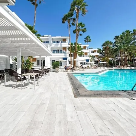 Two Bedrooms With Pool, Wifi, Ac, 500m From The Beach In Puerto Del Carmen アパート プエルト・デル・カルメン