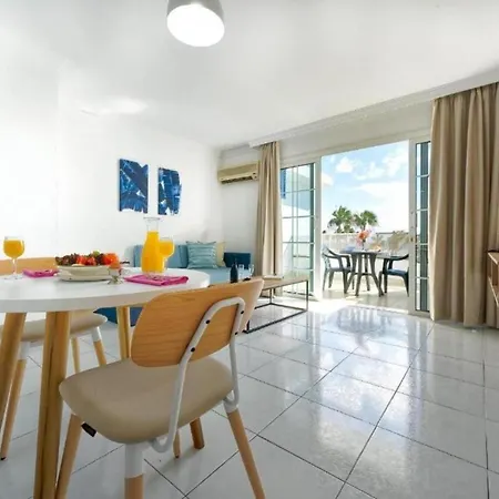 Two Bedrooms With Pool, Wifi, Ac, 500m From The Beach In Puerto Del Carmen