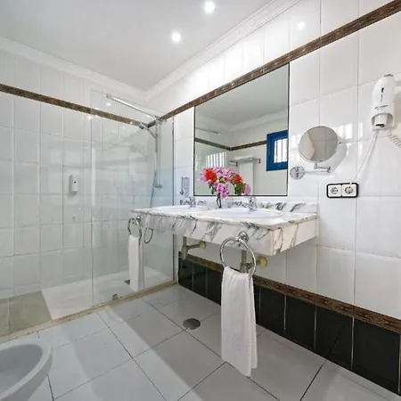 Two Bedrooms With Pool, Wifi, Ac, 500m From The Beach In Puerto Del Carmen * プエルト・デル・カルメン
